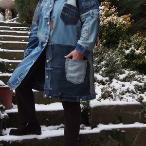 Toppe uniche per cappotti in denim, mantello in denim strappato, cappotto in jeans patchwork Nara DP035