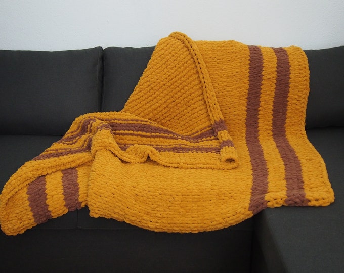 Chunky Knit Blanket, , fuzzy hand knit throw blanket ( available in a variety of colors) OD002