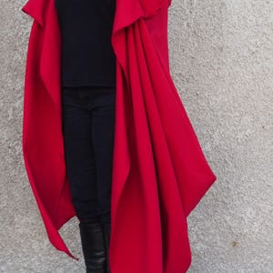 Cárdigan maxi rojo, cárdigan con capucha, abrigo de algodón rojo, sudadera con capucha maxi para mujer, sudadera con capucha deconstruida, abrigo asimétrico, chaqueta kimono, Nara GIL032 imagen 3