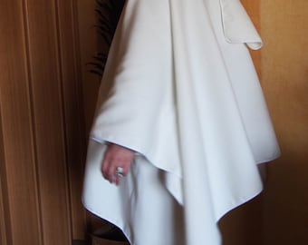White Winter Cape Poncho with Pockets - Plus Size