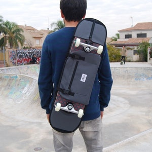 Skateboard Backpack for skateboard 7.5 &quot; to 8.25&quot; - Grey