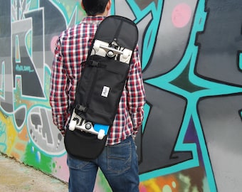 Skateboard backpack for skate deck 7.5 " to 8.25" - Black