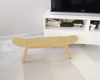 Mueble Taburete skate de madera en color - España