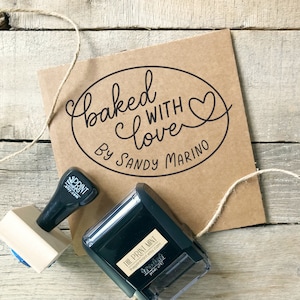 Baked with Love Stempel Selbstfärber oder Holz, Bäckerei, Baker's Labels Stamp, Backstempel, personalisierter Gummistempel, Baked by Stamp 10451