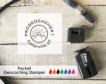 Geocaching Stempel, Individueller Geocache Stempel, Selbstfärbender Taschenstempel für Geocacher, Geocaching Geschenk, Geocaching Zubehör oder Kit CS-10381