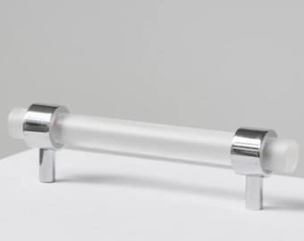 Matt Lucite lådhandtag 1/2" diameter, Frostat Lucite stånghandtag eller vipplås, Specialanpassade Lucite skåphandtag, Nickel lådhandtag från Luxholdups