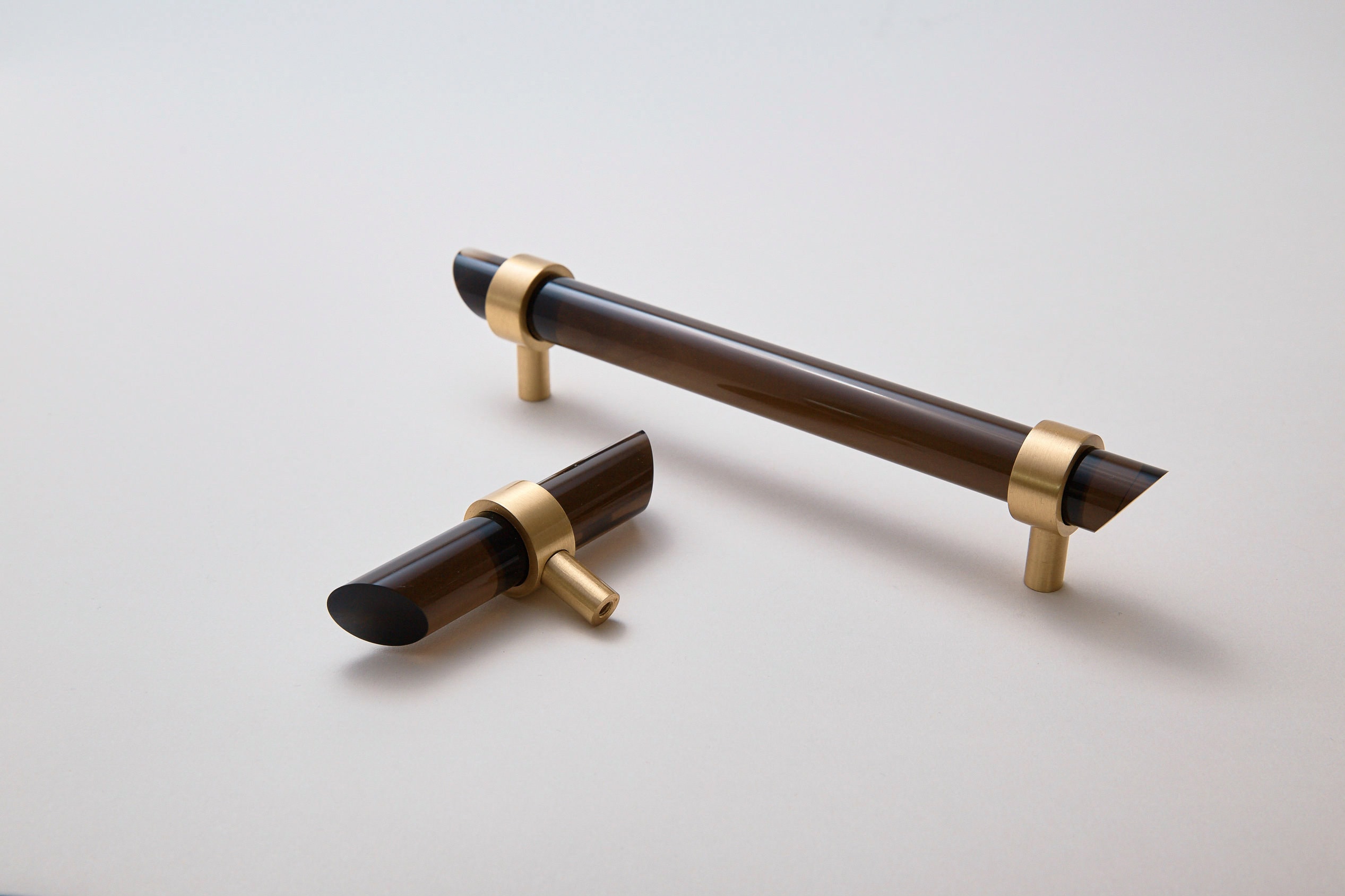 Dark Smoke Lucite and Brass Cabinet Handles Pulls by Luxholdups, Brass Tapered Angled Drawer Pulls Knobs for Modern Art Deco Interior