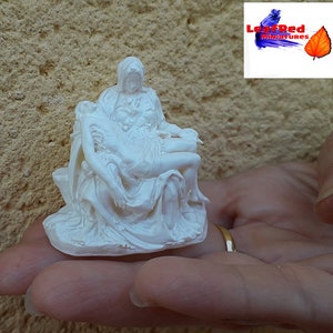 Pieta, Michelangelo  miniature sculpture. Dollhouse scale. Paint ready 3D resin printed.