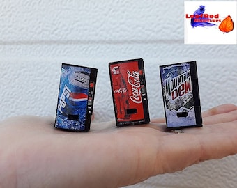 1 Getränkeautomat im Maßstab 1/43, 1/32, H0 usw. Coca-Cola, Pepsi, Mountain Dew. Auch im Diorama-Maßstab erhältlich. Verkaufsautomat Miniatur handgefertigt