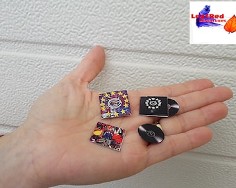 U2-collectie. 11 Vintage miniatuur VINYL-platen. Schaal 1/12.