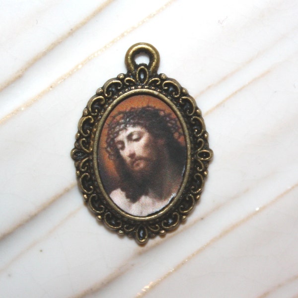 Jesus Crowned with Thorns Mini Medal | Add to Rosaries, Bracelets, etc. | Choice of Bronze, Silver, Antique Gold or Bright Gold | STA-101-70