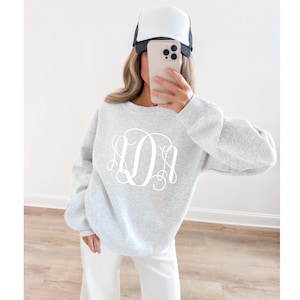 Monogrammed Long Sleeve Crew Neck Sweatshirt, Personalized Monogram Sweatshirt, Monogram Pullover, Monogram Sweatshirt, Custom Sweatshirt immagine 1