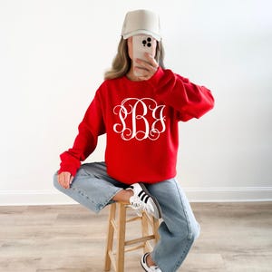 Monogrammed Long Sleeve Crew Neck Sweatshirt, Personalized Monogram Sweatshirt, Monogram Pullover, Monogram Sweatshirt, Custom Sweatshirt immagine 2