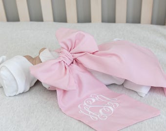 Manta con lazo de seersucker para recién nacido con monograma, accesorio para fotografía de maternidad, manta envolvente para recién nacido con monograma, accesorio para fotos de bebé, lazo grande