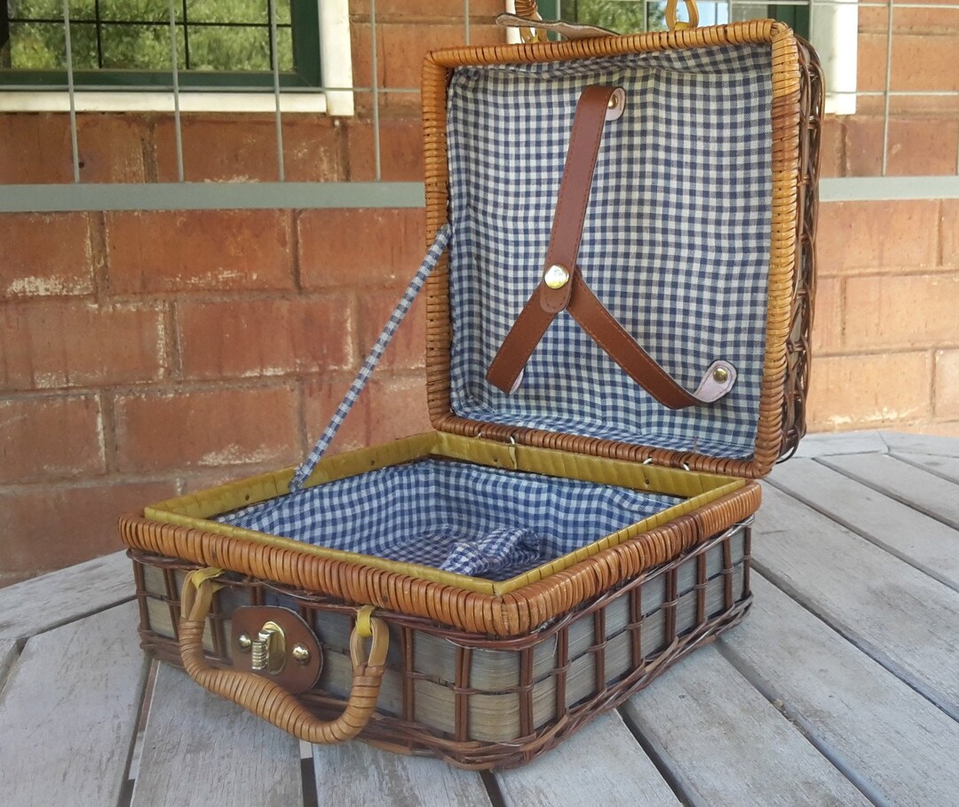 Wicker Picnic Case/straw Picin Basket Vintage Etsy