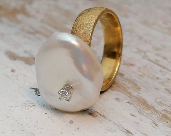 Barokke parel Ring,18 kt geel verguld zilver met witte zoetwaterparel en Briliant, modern design, Unieke Handgemaakte Ring,Made in Italy