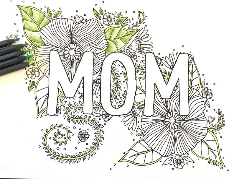 K&ouml;nnte beinhalten: Eine Schwarzwei&szlig;-Zeichnung des Wortes "MOM" umgeben von Blumen und Bl&auml;ttern. Das Wort ist in einer gro&szlig;en, fetten Schrift und die Blumen und Bl&auml;tter sind kompliziert und detailliert.