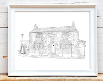 Puede incluir: Un dibujo en blanco y negro de una taberna llamada "The Plough Inn". La taberna es un edificio de dos pisos con una fachada de ladrillo y un techo de paja. Hay un letrero sobre la puerta que dice "The Plough Inn".
