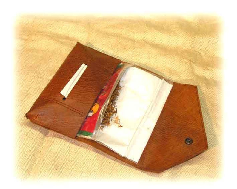 Tobacco bag with leaf compartment & coin closure... image 4