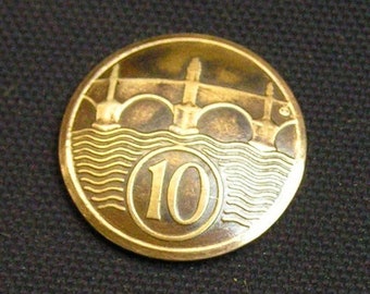 Decorative cap le Pont made of real coin