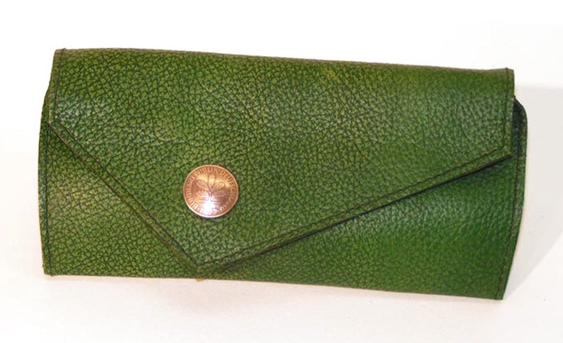 Tobacco bag with leaf compartment & coin closure... image 1