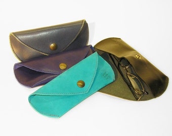 Glasses bag with a nose