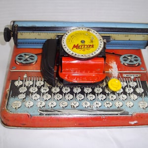 Vintage tinplate typewriter by Mettype c 1950&#39;s, toy