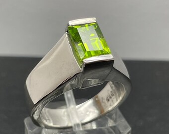 3.42 ct PERIDOT solid .925 sterling silver mens handmade ring size 11.25, 17+grams use made all natural gem emerald cut parrot green hue
