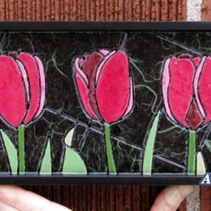 Tulipe fuchsia - mosaïque de carreaux de papier - Mini - oeuvre d'art originale - procédé unique - oeuvre d'art de la tulipe - art de jardinage - art de la nature - art floral - art printanier - art rose