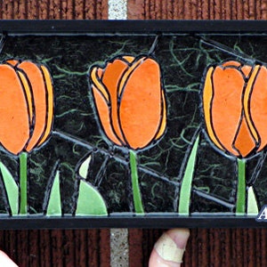 Tulipano arancione - Mosaico di piastrelle di carta - Mini lungo - Opera d'arte originale - Processo unico - Arte della carta - Arte arancione - Arte floreale - Arte dei tulipani - Arte del giardinaggio