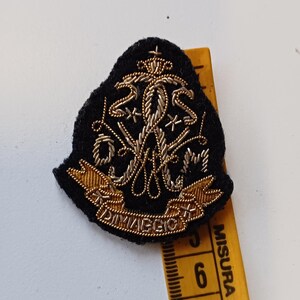 Puede incluir: Un letrero de madera r&uacute;stica con el texto "Welcome to our home" en letras blancas. El letrero presenta un acabado envejecido y un dise&ntilde;o sencillo y acogedor, para la entrada.