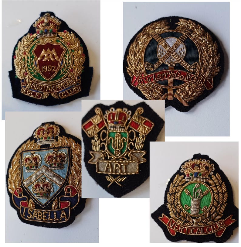 Puede incluir: Un juego de tres tazas de cer&aacute;mica con acabado mate moteado. Las tazas son de color crema, gris claro y gris oscuro. Cada taza tiene un dise&ntilde;o simple y minimalista.