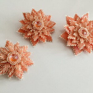 Flowers brooches in 3 sizes beading TUTORIAL image 4