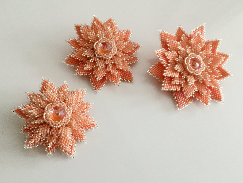 Flowers brooches in 3 sizes beading TUTORIAL image 4