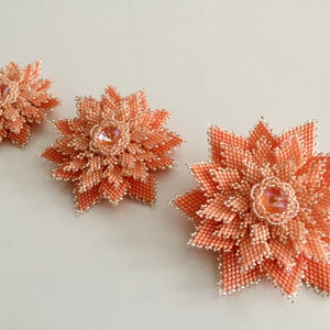 Flowers brooches in 3 sizes beading TUTORIAL image 2