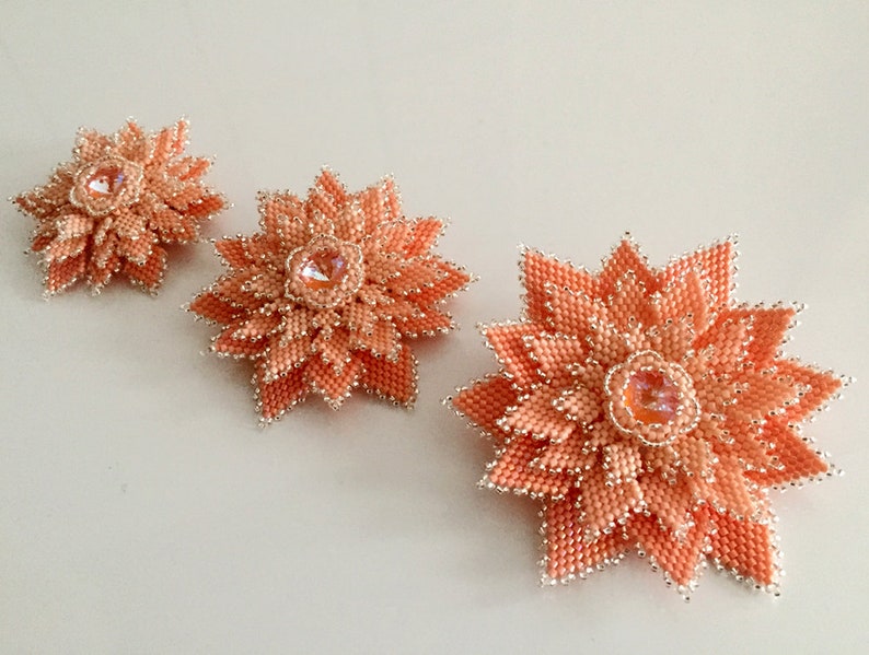Flowers brooches in 3 sizes beading TUTORIAL image 2