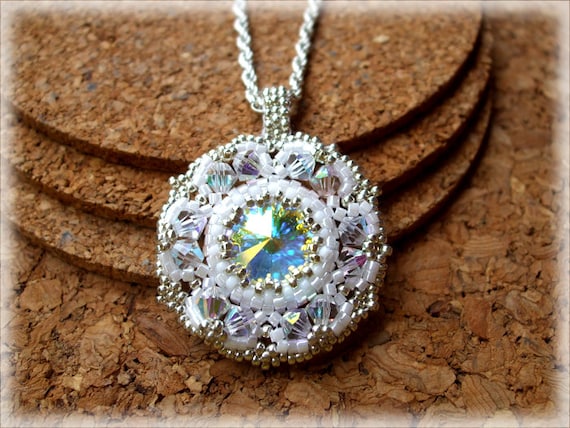 Whitely pendant beading TUTORIAL