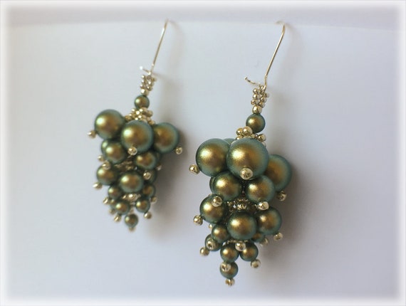 BunchGrapes earrings beading TUTORIAL