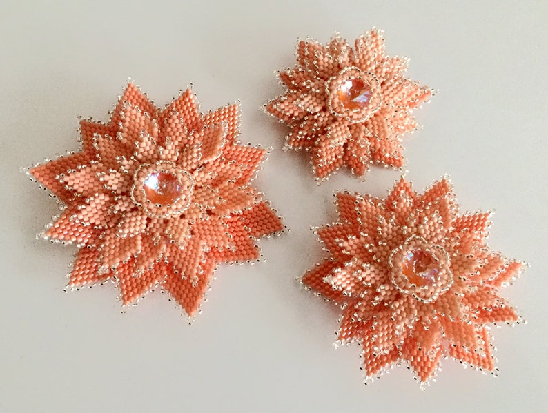 Flowers brooches in 3 sizes beading TUTORIAL image 5