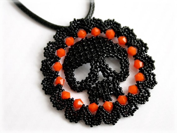 Halloween skull pendant beading TUTORIAL