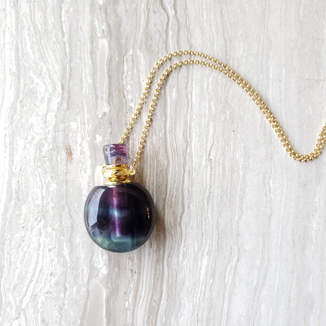 Collier Infini Amazonite Avec Pendentif Bouteille De Parfum – Inox – Vert/doré