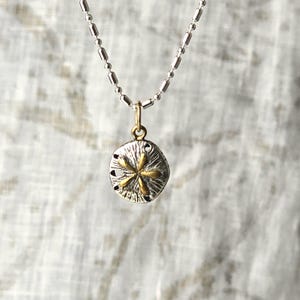 Sand Dollar Anhänger, Silber Sanddollar Halskette, Strand Vibes Schmuck, Urlaub Schmuck, Meer Thema Anhänger