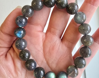 Black Labradorite Bead Bracelet with Blue Flash | 10mm