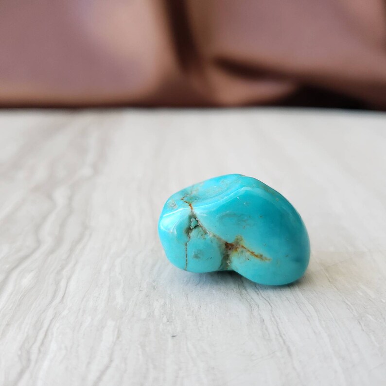 Kingman Turquoise Tumbled Stone 7.2 g Genuine Arizona Turquoise