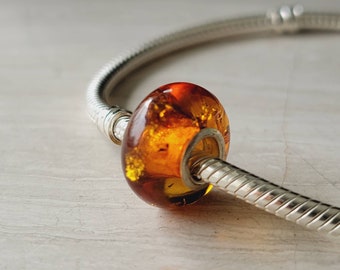 Berloques em formato de mel natural do Báltico, compatíveis com Pandora e Trollbeads, núcleo em prata de lei, cor mel escuro.