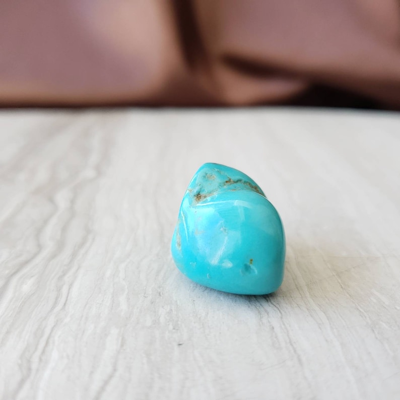 Kingman Turquoise Tumbled Stone 7.2 g Genuine Arizona Turquoise