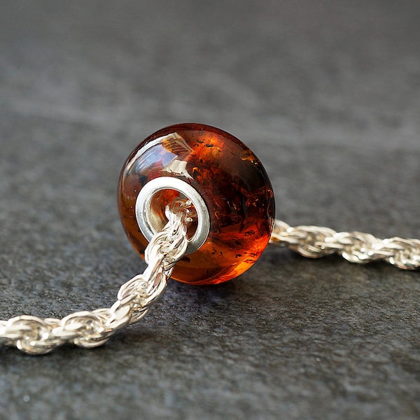 Baltischer Bernstein Charm Bead mit Sterling Silber Kern, Großloch Bernstein Perle, Europäische Armband Perle, Cognac Bernstein Perle, passend für Pandora Trollbead