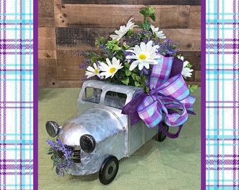 Daisy Centerpiece-Vintage Truck Centerpiece-Spring Arrangement-Vintage Truck Arrangement-Daisy and Lavender Centerpiece