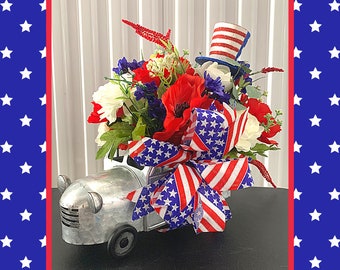 Patriotic Centerpiece-Patriotic Vintage Truck Centerpiece-Patriotic Arrangement-Vintage Truck Arrangement-4th of July Centerpiece