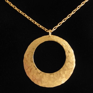 22k gold hammered disc pendant